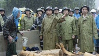 Phó Thủ tướng Trần Hồng Hà kiểm tra trên tuyến cao tốc La Sơn - Hòa Liên