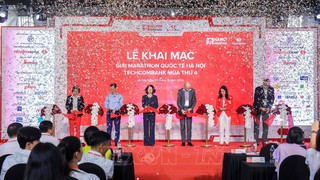 Khai mạc Giải Marathon Quốc tế Hà Nội Techcombank mùa thứ 4