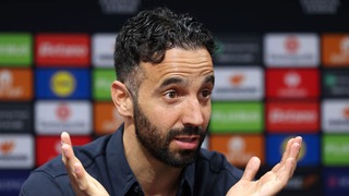 Ruben Amorim phản pháo chỉ trích từ các huyền thoại MU: 'Hệ thống của tôi không có vấn đề!'