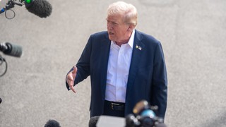 Mỹ điều tra ngành công nghiệp điện ảnh trước khi áp thuế