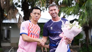 Harry Kewell gọi, Đỗ Hoàng Hên trả lời