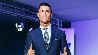 Ronaldo trở thành cầu thủ bóng đá tỷ phú đầu tiên trong lịch sử, sở hữu khối tài sản đáng ngưỡng mộ