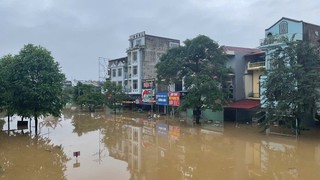 Sáng 8/10, trung tâm tỉnh Thái Nguyên vẫn chìm trong biển nước