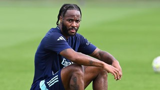 Sao Chelsea lần thứ 3 bị trộm đột nhập vào nhà, phải sử dụng dao găm để tự vệ