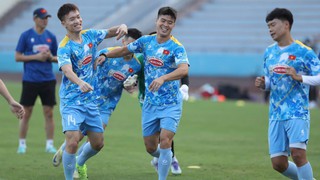 Tin nóng bóng đá Việt hôm nay 15/11: Đội tuyển Việt Nam sang Lào; CLB Thể Công Viettel nhận án phạt từ VPF