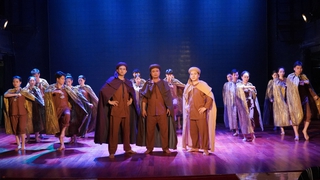 Hai liên hoan - hai "phép thử" cho sân khấu