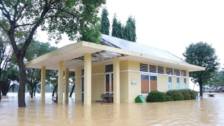 Thành phố Huế cho học sinh nghỉ học trong ngày 17/11 do nước lũ dâng cao
