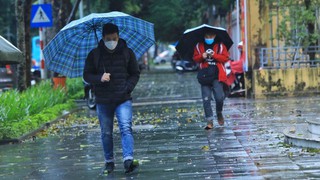 Bắc Bộ tiếp tục rét đậm, Trung Bộ đối mặt mưa lớn kéo dài