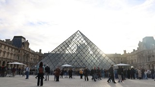 Pháp: Bảo tàng Louvre đóng cửa phòng trưng bày do vấn đề hạ tầng
