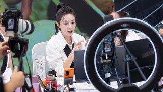 Trung Quốc: KOLs phải có bằng cấp chuyên môn khi đăng thông tin về y tế, giáo dục