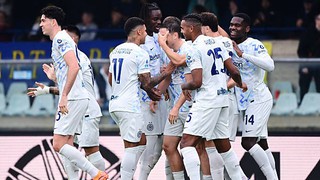 Thắng Verona vào phút chót, Inter Milan áp sát ngôi đầu Serie A