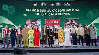 Ấn tượng dàn nghệ sĩ Việt khuấy động Hội chợ mùa Thu 2025