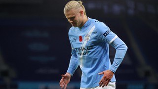 Haaland gây sốt với màn ăn mừng kiểu robot