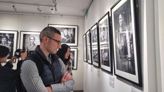 Triển lãm ảnh tái hiện hơn ba thập kỷ đổi thay của Việt Nam