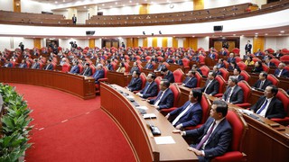 Thông cáo báo chí về ngày làm việc thứ hai và bế mạc Hội nghị Trung ương 14 khóa XIII