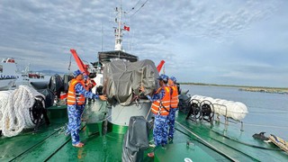 Bộ Quốc phòng huy động trên 268.000 cán bộ, chiến sĩ và 6 máy bay ứng phó bão số 13