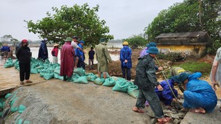 Ứng phó với bão số 13: Huế lên phương án di dời trên 3.000 hộ dân vùng ven biển, đầm phá