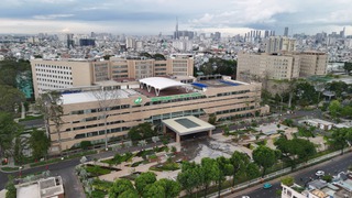 Xác minh vụ việc hàng chục người nhập viện cấp cứu sau khi ăn bánh mì ở quán vỉa hè