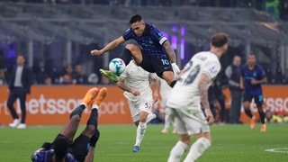 Inter Milan hạ Lazio 2-0, chính thức leo lên ngôi đầu Serie A