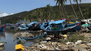 Bão số 13 và hoàn lưu bão làm 179 tàu bị sóng đánh chìm, hư hỏng