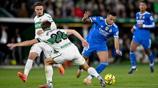 Real Madrid khép lại tháng 11 đen tối