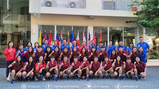 Lãnh đạo Đoàn Thể thao Việt Nam động viên đội tuyển nữ Việt Nam trước trận đấu quyết định gặp Myanmar