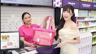 Bắt gặp Hoa hậu Kiều Duy rạng rỡ mua sắm sản phẩm Nucos tại MEDiCARE