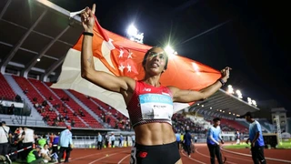 Tin nóng thể thao sáng 14/12: Ngôi sao Singapore đi vào lịch sử SEA Games; Arsenal nhận tin dữ
