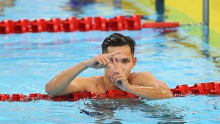 Khoảnh khắc 'ông hoàng bơi ếch' Thanh Bảo động viên bạn gái Mỹ Tiên tại SEA Games 2025 gây sốt