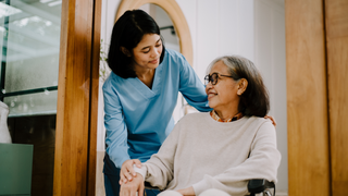 Khi “hay quên” không còn là chuyện bình thường của người cao tuổi