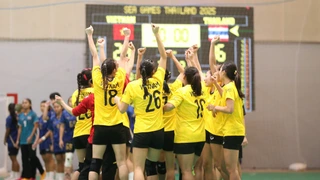 Khoảnh khắc bùng nổ của đội tuyển bóng ném nữ Việt Nam khi đánh bại Thái Lan để giành HCV