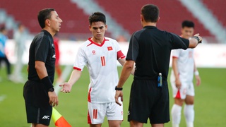 Tranh cãi bàn thắng của Đình Bắc, trọng tài mất tới 5 phút mới đưa ra quyết định cuối cùng