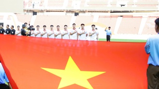 Nghi thức Quốc ca và bài học văn hóa từ sự cố "hát chay"