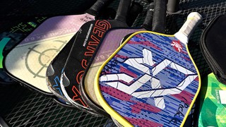 Những cây vợt pickleball đắt nhất thị trường hiện nay, có mẫu lên tới 260 triệu đồng