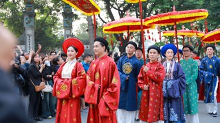 Vietnam Happy Fest 2025: Diễu hành Việt phục "Bách Hoa Hỷ Sự"