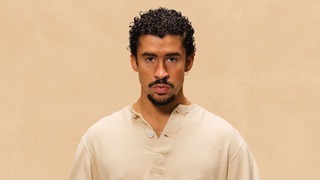 Bad Bunny tận hưởng khoảnh khắc bên những người thân yêu