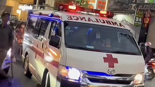 Xe cứu thương chở dàn diễn viên "Âm dương lộ" đến họp báo phim không được cấp phép hoạt động