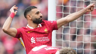 Liverpool đã 'giành lại' Salah như thế nào?