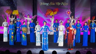 Áo dài tôn vinh phụ nữ Việt Nam trong Kỷ nguyên hội nhập 
