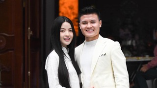 Những nàng WAGs xinh đẹp của các cầu thủ U23 Việt Nam Thường Châu 2018