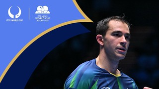 Tay vợt Brazil làm nên lịch sử khi đánh bại số 1 thế giới người Trung Quốc để vô địch World Cup