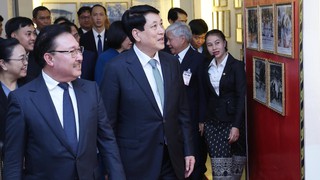 Chủ tịch nước Lương Cường thăm Nhà lưu niệm Chủ tịch Souphanouvong