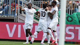 Inter tiếp tục gây thất vọng, Milan tiếp đà hồi sinh ở Serie A