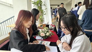 Bộ Giáo dục và Đào tạo "tuýt còi" các trường tuyển sinh sử dụng "tổ hợp lạ"
