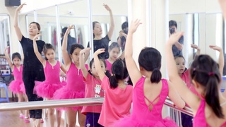 Công điện của Thủ tướng Phạm Minh Chính: Khuyến khích nghệ sĩ, VĐV tham gia hoạt động Hè cho trẻ em