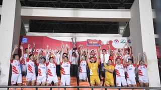 Sau màn 'thủy chiến' nghẹt thở, Thiên Khôi FC vô địch Siêu cúp bóng đá 7 người Quốc gia 2025 