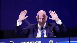 Chủ tịch FIFA bị chỉ trích vì đến muộn đại hội, nhiều thành viên bỏ ra ngoài