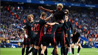 Sau chức vô địch La Liga là những thách thức mới cho Barcelona