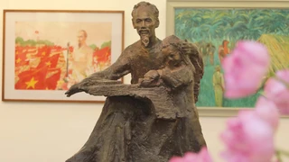 Hình tượng Chủ tịch Hồ Chí Minh trong nghệ thuật tạo hình