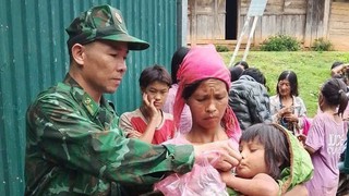 Đã tìm thấy bé gái đi lạc 3 ngày trong rừng